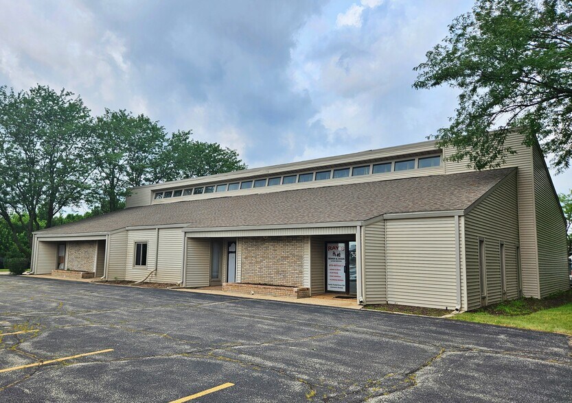 Primary Photo Of 7117 Clinton Rd, Loves Park Loft Creative Space For Lease