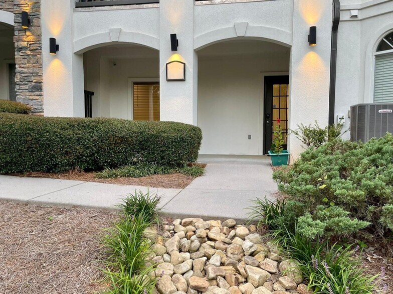 More Photos Of 2015 Barrett Lakes Blvd NW, Kennesaw Office Residential For Lease