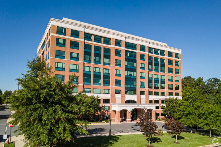 More Photos Of 5900-5920 Kingstowne Towne Ctr, Alexandria Unknown For Lease