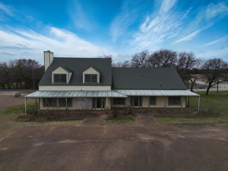 More Photos Of 2611 Ovilla Rd, Red Oak Storefront Retail Office For Sale