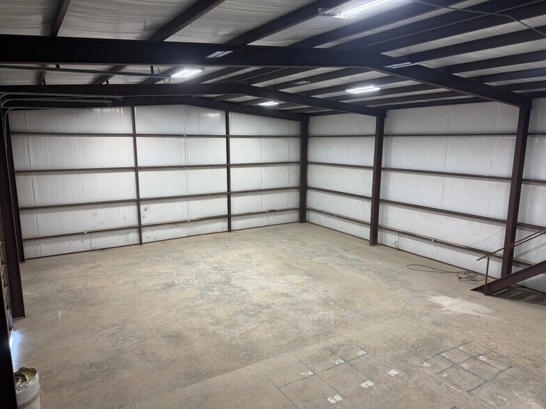 More Photos Of 4200 County Road 72 rd, Midland Warehouse For Lease