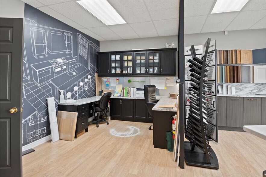 More Photos Of 48 Water St, Port Perry Storefront For Lease