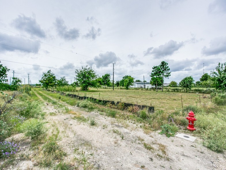 More Photos Of 101 Sunflower Cir, Kyle Land For Sale