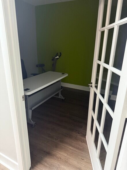 More Photos Of 4534-4598 N Hiatus Rd, Sunrise Warehouse For Lease