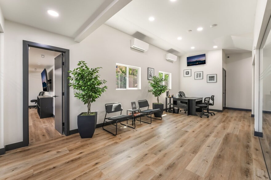 More Photos Of 3329 S Eastern Ave, Las Vegas Office For Sale