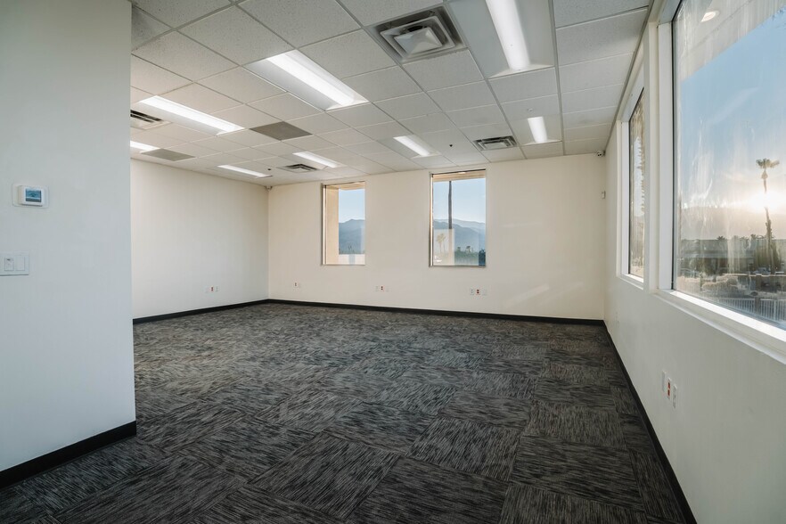 More Photos Of 42650 Melanie Pl, Palm Desert Loft Creative Space For Lease