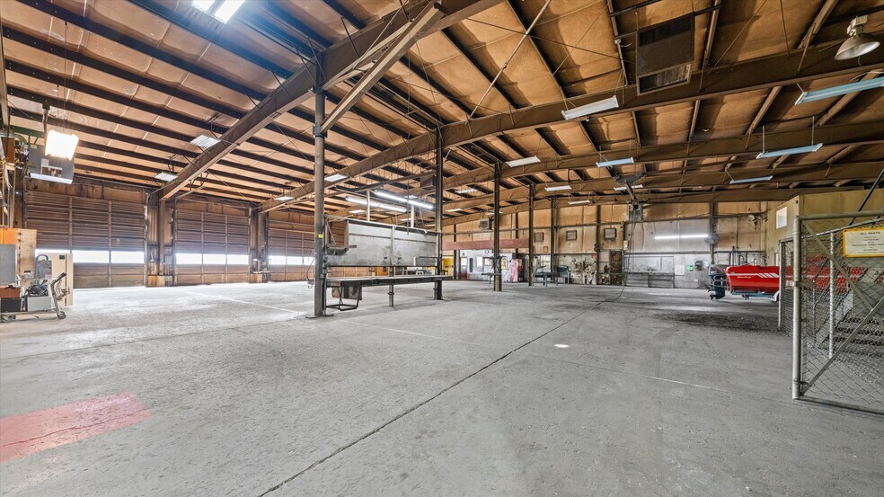 More Photos Of 1722 Morgan Rd, Sunnyside Warehouse For Sale