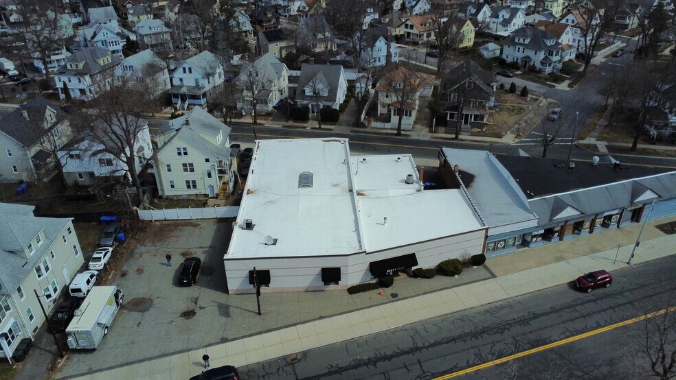More Photos Of 911 Belmont Ave, Springfield Freestanding For Sale