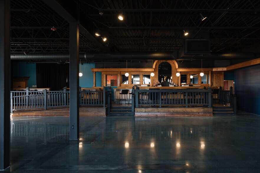 More Photos Of 5264 Anton Dr, Fitchburg General Retail For Lease