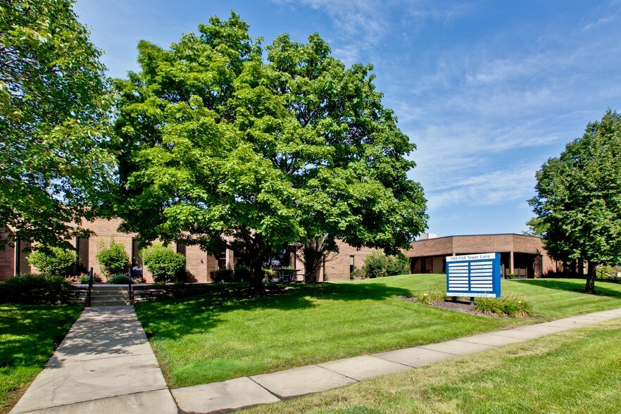 More Photos Of 1050-1098 N Tower Ln, Bensenville Flex For Lease