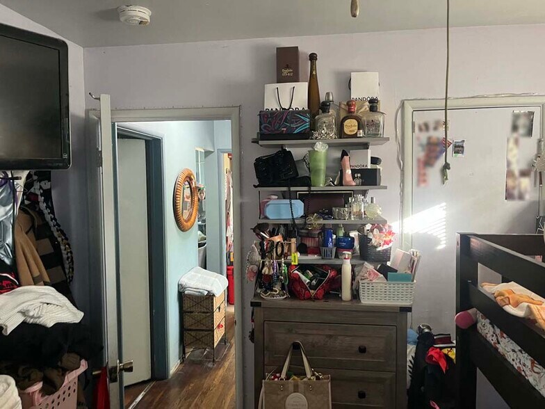 More Photos Of 1068 McDonald Ave, Wilmington Multifamily For Sale