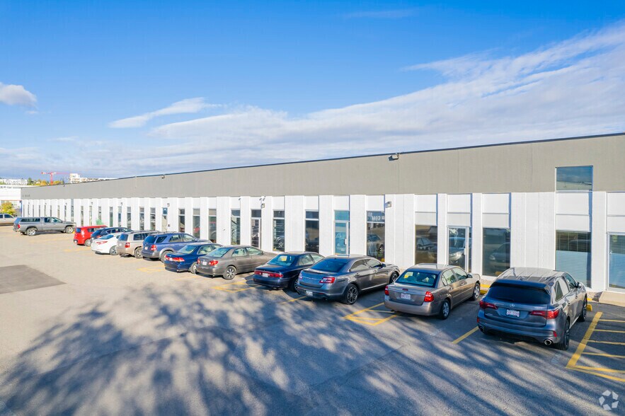 Primary Photo Of 535-561 38A Av SE, Calgary Service For Lease