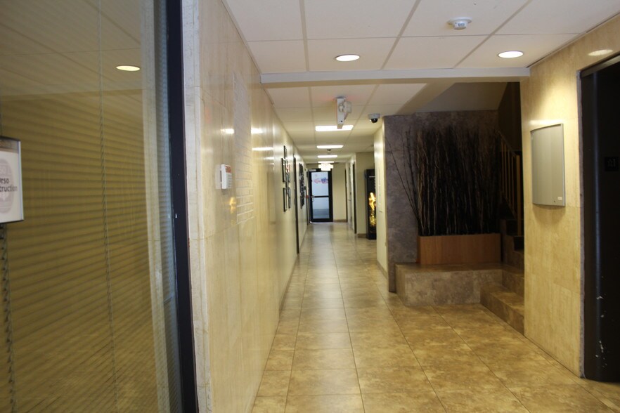 More Photos Of 915 NE 125th St, Miami Medical For Lease