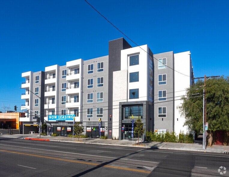 More Photos Of 7401 Lankershim Blvd, North Hollywood Apartments For Lease