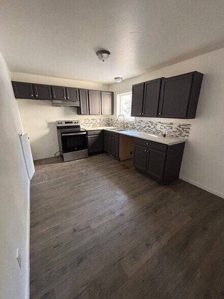 More Photos Of 12636 Silver Fox Ln, Anchorage Multifamily For Sale