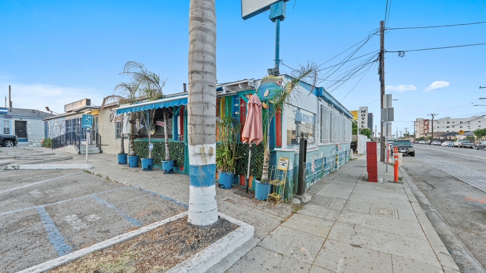 More Photos Of 10016-10024 S Inglewood Ave, Inglewood Freestanding For Sale