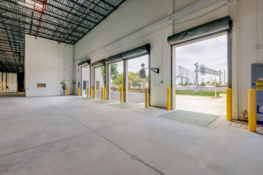 More Photos Of 2875 NW 77th Ave, Miami Warehouse For Lease