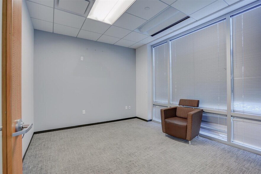 More Photos Of 19219 Katy Fwy, Houston Office For Lease