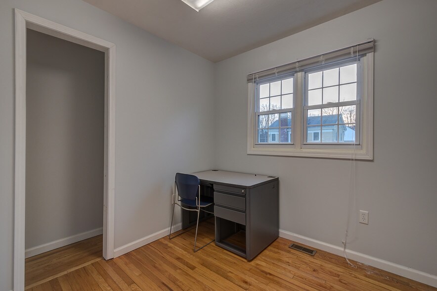 More Photos Of 4902 W Genesee St, Camillus Office For Sale