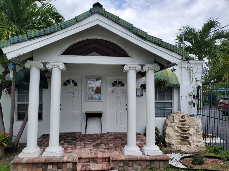 More Photos Of 520 NW 5th St, Hallandale Beach Schools For Sale