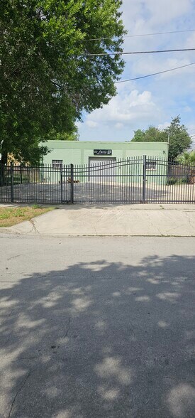 Primary Photo Of 92 Lewis St, San Antonio Warehouse For Lease