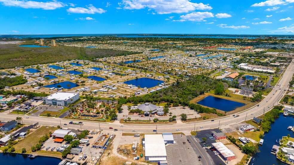 More Photos Of 17650 San Carlos Blvd, Fort Myers Supermarket For Sale