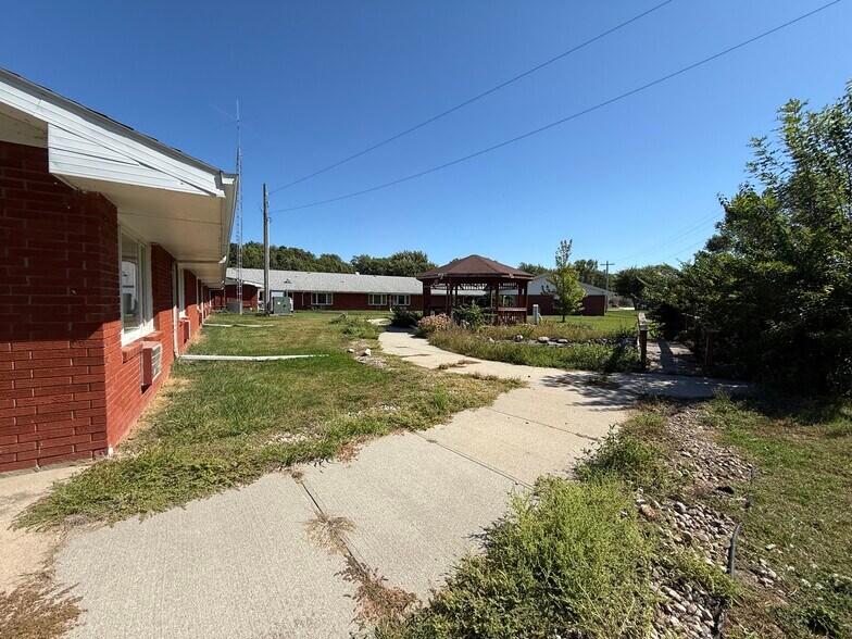 More Photos Of 702 Cedar Ave, Laurel Multifamily For Sale