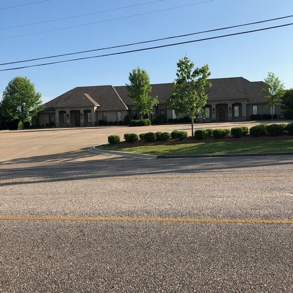 More Photos Of 4732-4740 Woodmere Blvd, Montgomery Office For Sale