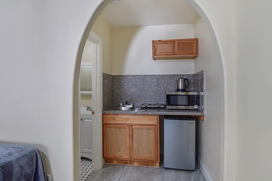 More Photos Of 4905 W Adams Blvd, Los Angeles Apartments For Sale