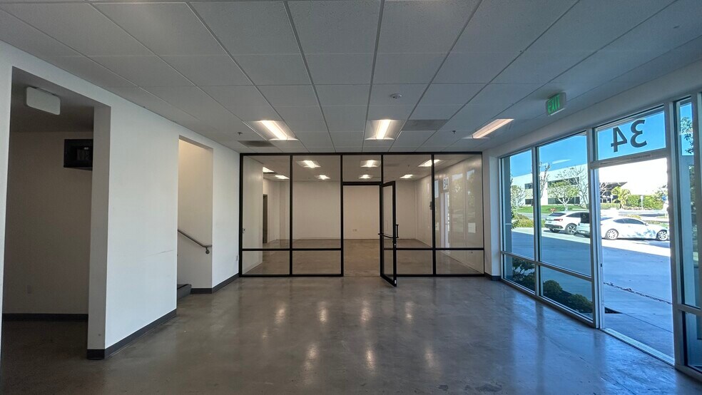 More Photos Of 34 Thomas, Irvine Research And Development For Lease