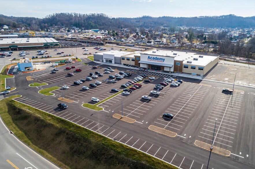 More Photos Of 31 Tanyard Station Dr, Barboursville Unknown For Lease