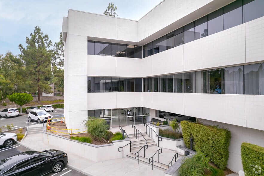 More Photos Of 24541 Pacific Park Dr, Aliso Viejo Medical For Lease