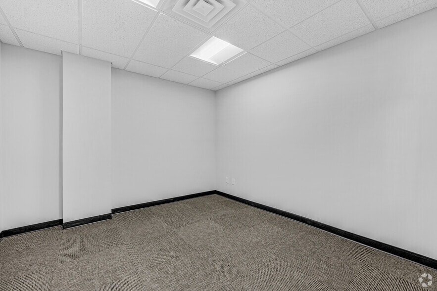 More Photos Of 3441 Halifax St, Dallas Unknown For Lease