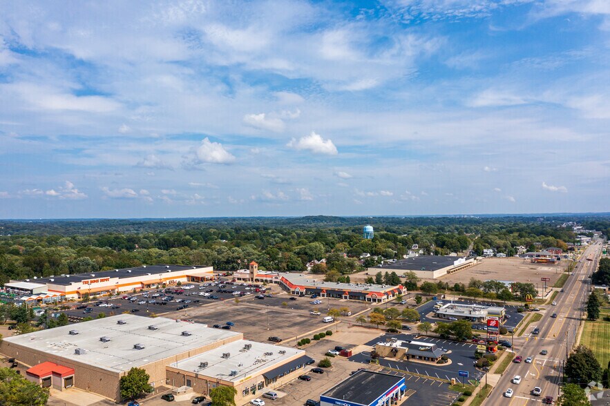 More Photos Of 2406 Lincoln Way E, Massillon Freestanding For Lease