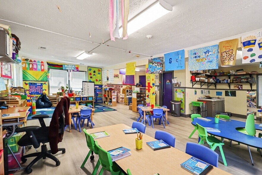 More Photos Of 983 Forest Ave, Forest Park Daycare Center For Sale