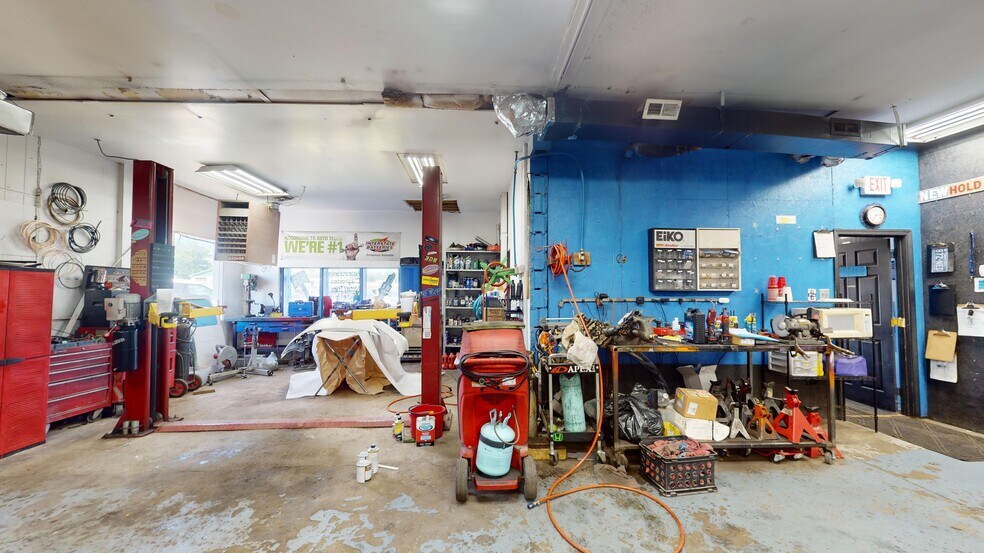 More Photos Of 2020 Chaneyville Rd, Owings Auto Repair For Sale