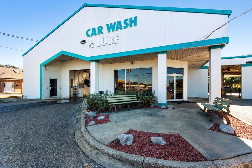 More Photos Of 3061 Gulf Breeze Pky, Gulf Breeze Carwash For Sale
