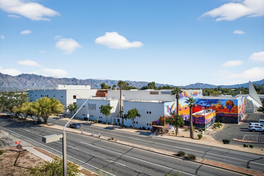 More Photos Of 630 N Alvernon Way, Tucson Medical For Lease