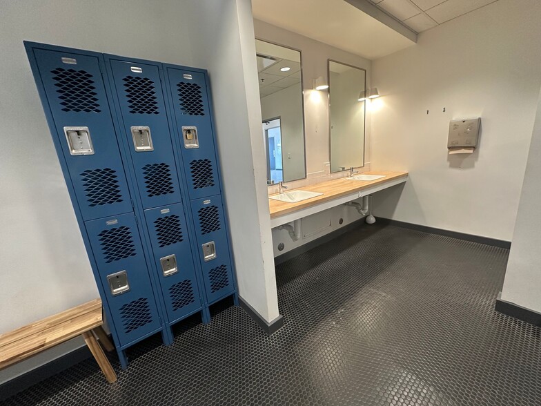 More Photos Of 2470 Broadway St, Denver Freestanding For Lease