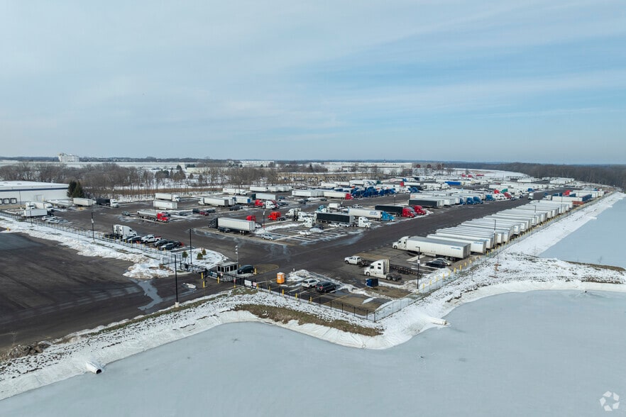 More Photos Of 70 Airport Rd, Elgin General Retail For Sale