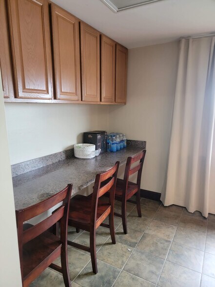 More Photos Of 909 Bustleton Pike, Feasterville Trevose Office For Lease