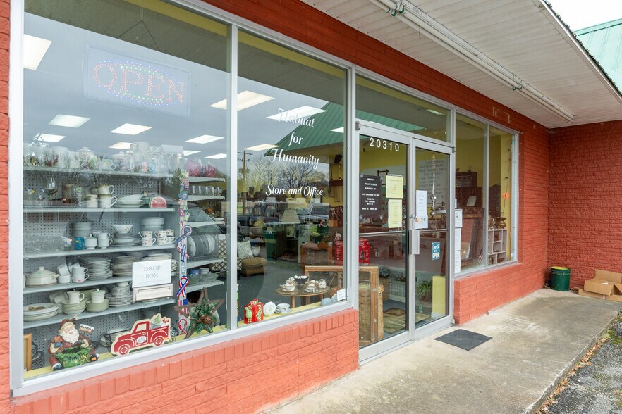 More Photos Of 20310 Main St E, Huntingdon Storefront For Sale