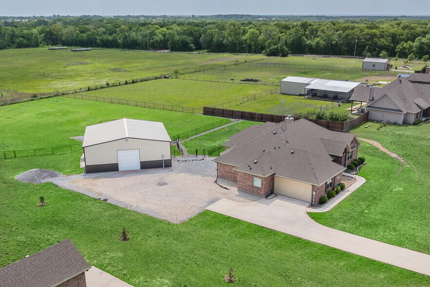 More Photos Of 667 County Road 4935, Trenton Service For Sale