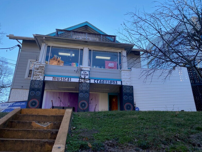 More Photos Of 7010 Westmoreland Ave, Takoma Park General Retail For Sale