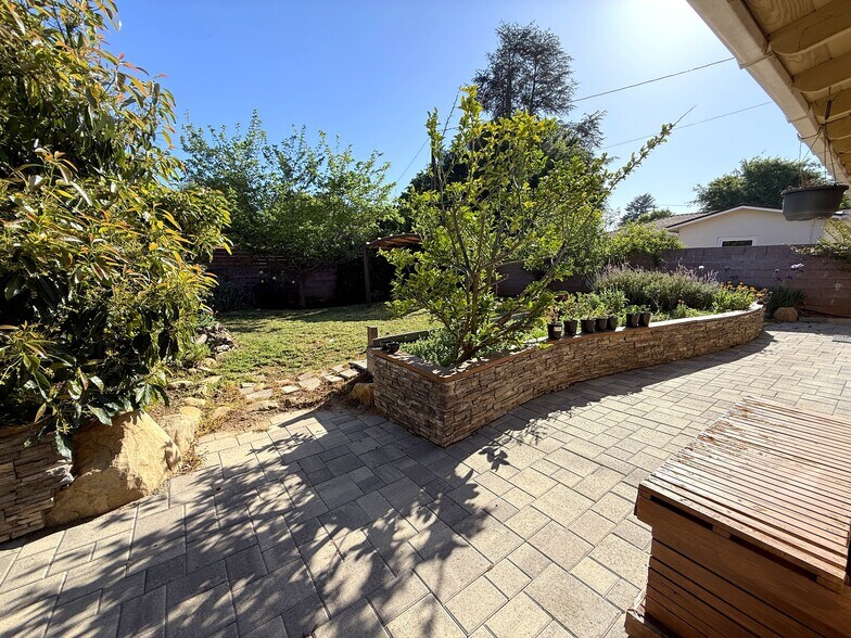 More Photos Of 50 Portal St, Oak View Multifamily For Sale