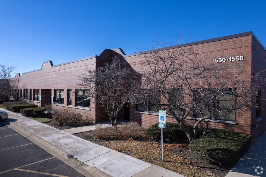 More Photos Of 1530-1558 Barclay Blvd, Buffalo Grove Unknown For Lease