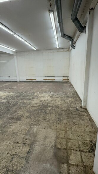 More Photos Of 212-218 Front St, Hempstead Warehouse For Lease