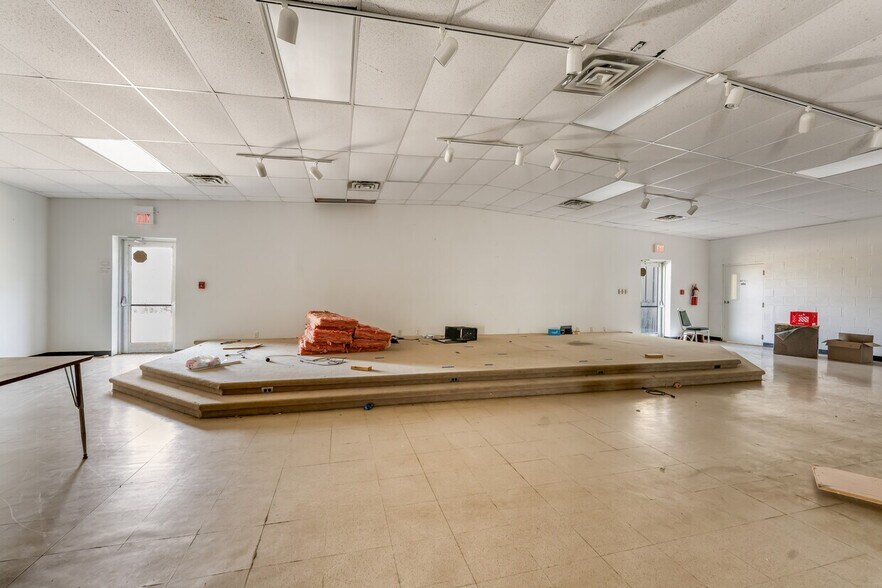 More Photos Of 6412 National Rd E, Richmond Distribution For Sale