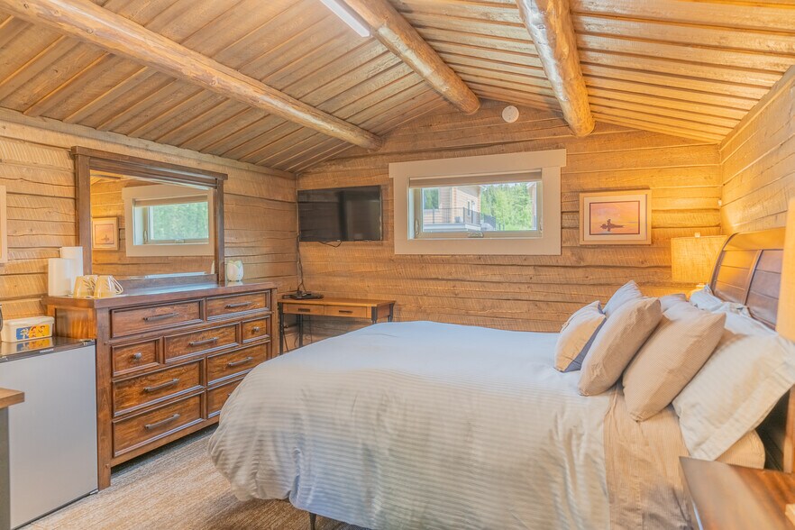 More Photos Of Quartz Lake, Delta Junction Lodge Meeting Hall For Sale