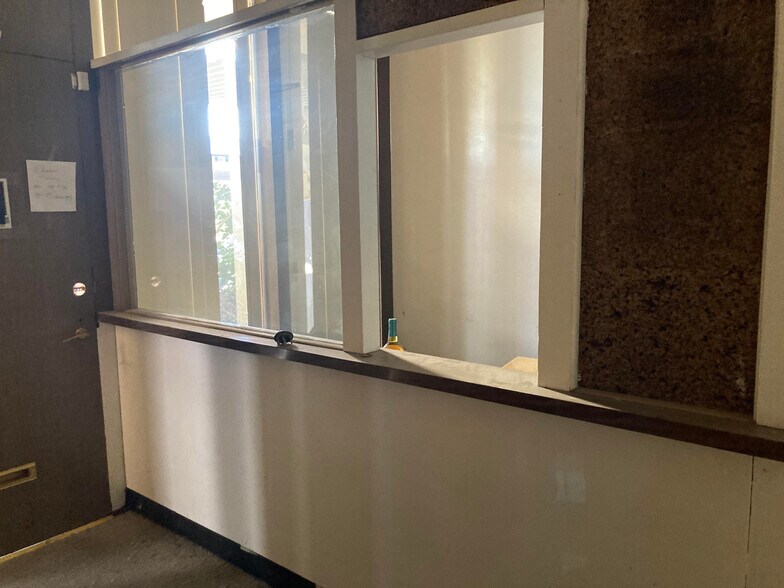 More Photos Of 8230 E Broadway Blvd, Tucson Medical For Sale